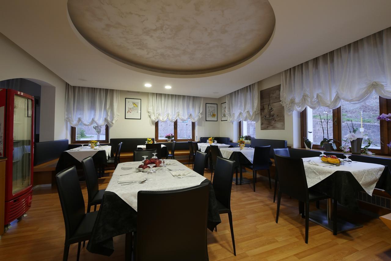 Albergo De March فارا دي ألباغو المظهر الخارجي الصورة