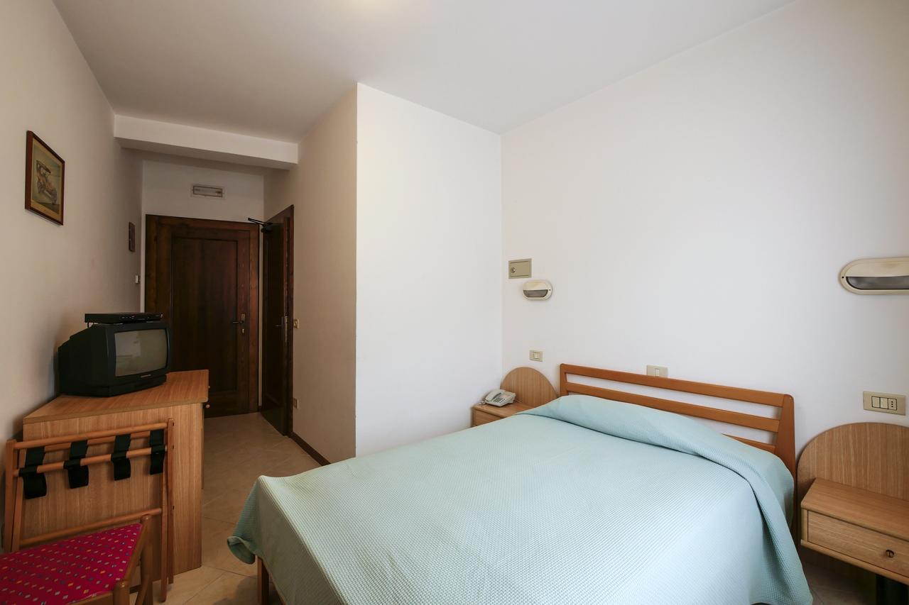 Albergo De March فارا دي ألباغو المظهر الخارجي الصورة